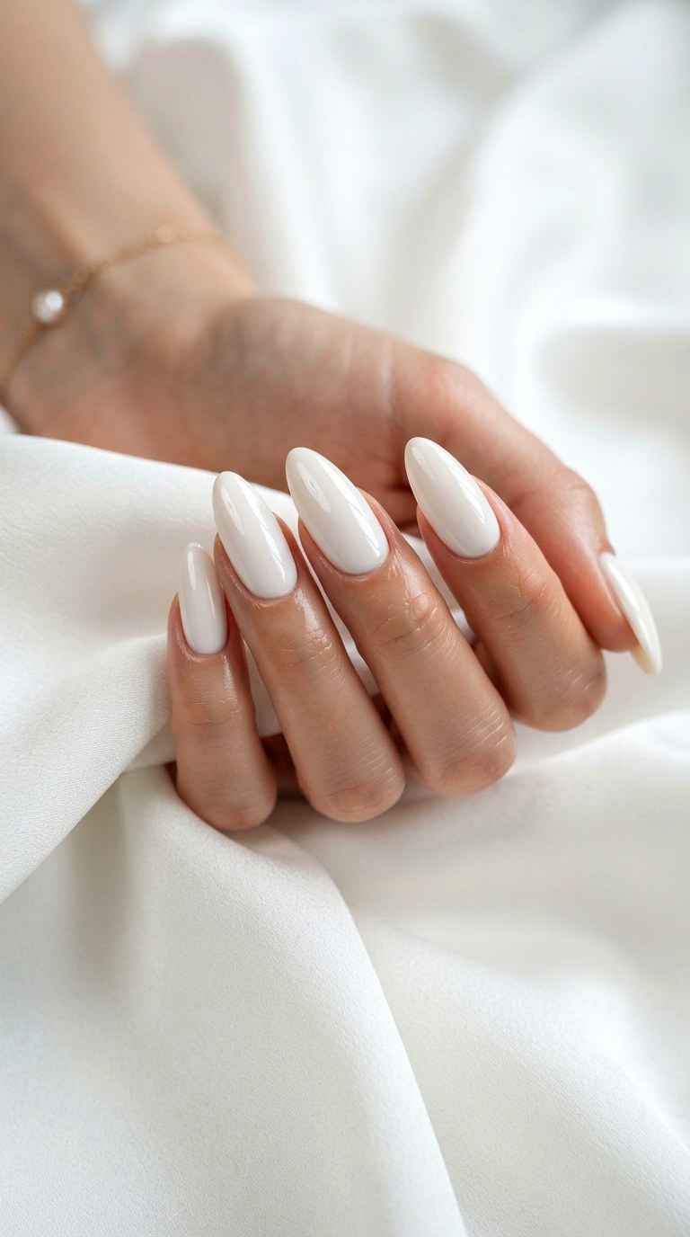 High Gloss Cream White Almond Nails - 30 white almond nails