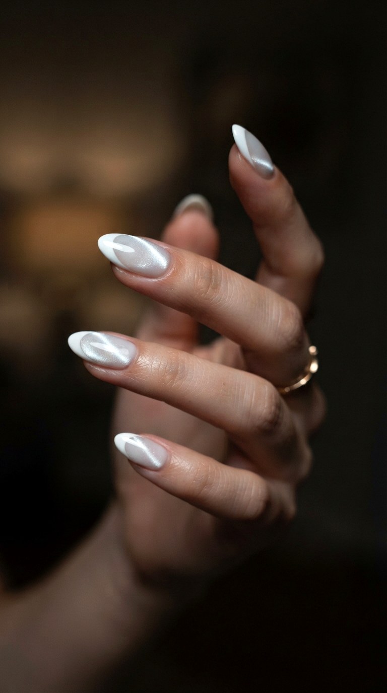 The Magnetic Cat Eye White On White French Tip - 22 white-on-white French tip nails