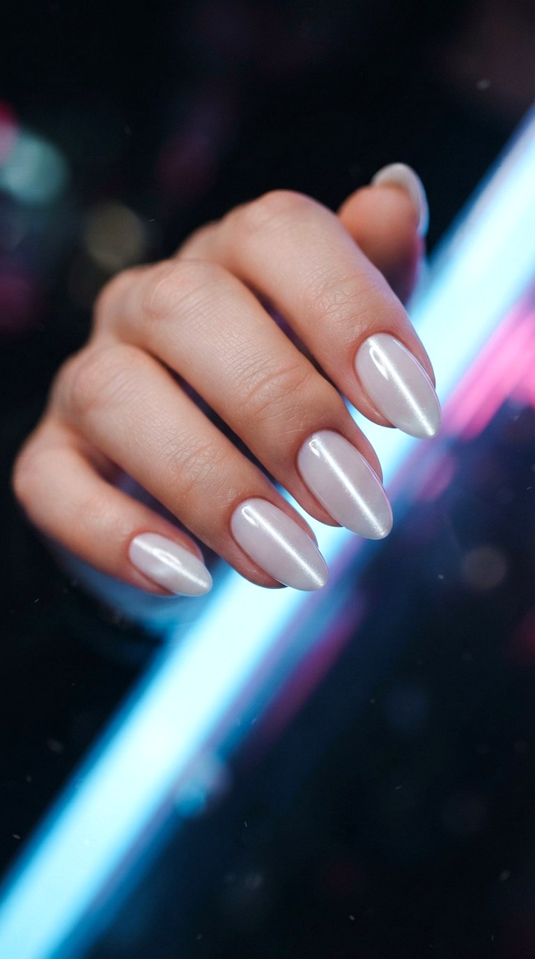 White Almond Nails With Silver Cat Eye - 30 white almond nails