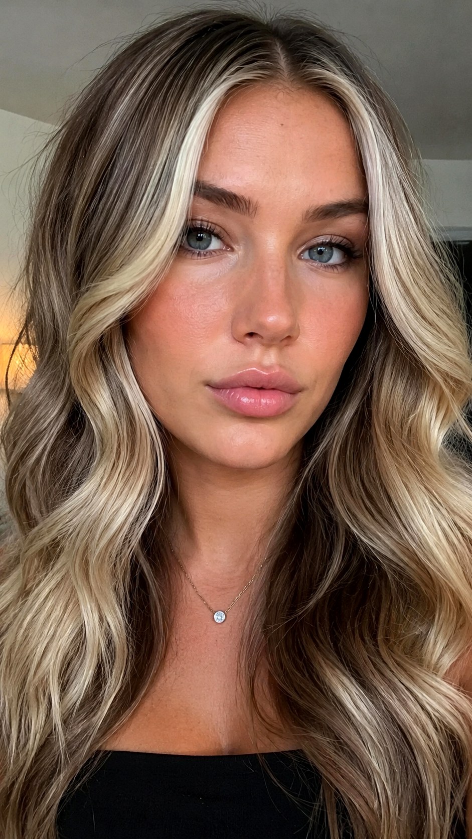 Ash Blonde Money Piece Waves - 23 wavy hair highlights ideas