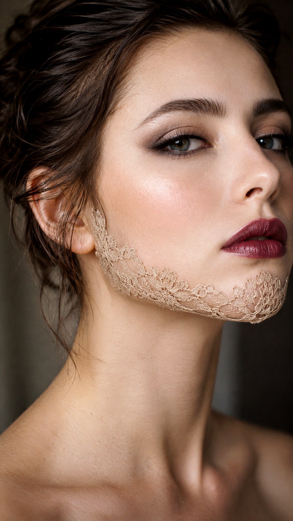 Delicate Lace Chin and Jaw Accent - 21 lace makeup ideas