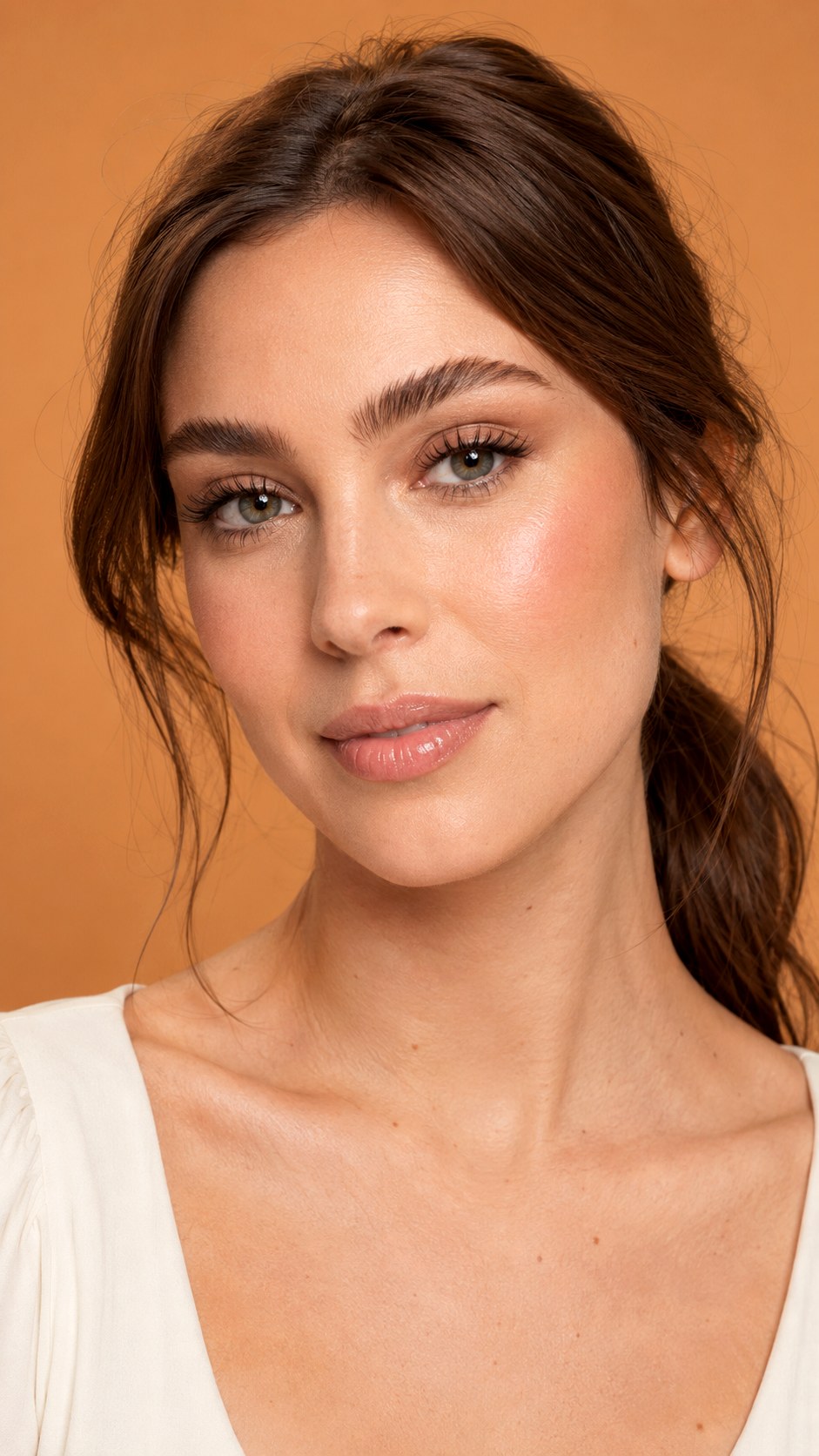Fluffy Brows and Wispy Lashes - 21 eyebrow and eyelash makeup ideas
