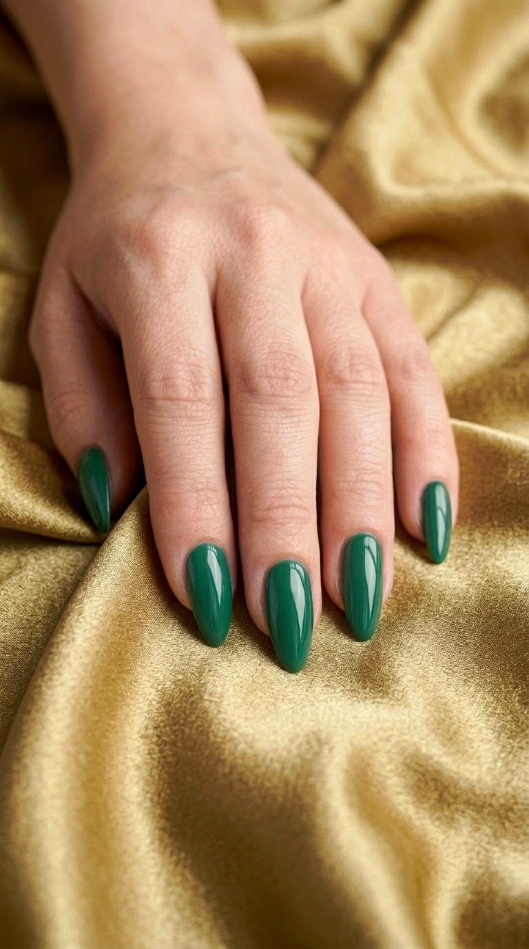 Glossy Emerald Green Nails - 24 Green Nail ideas