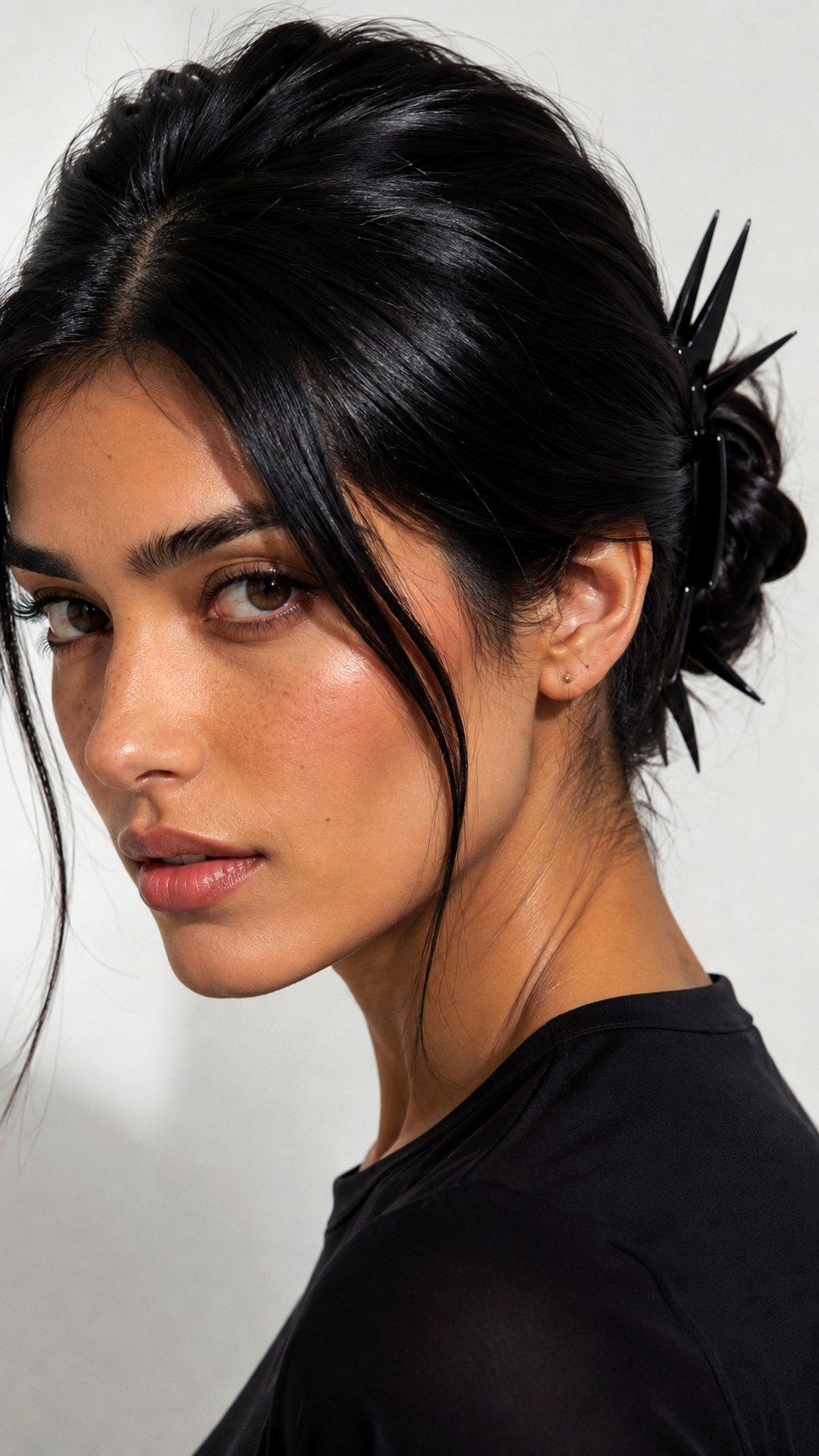 Low Spiky Claw Clip Chignon - 21 spiky claw hairstyle ideas