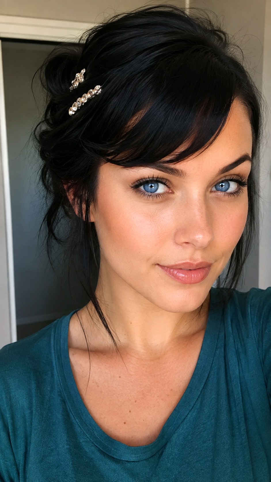 Pinned Side Swept Bangs - 22 y2k hairstyle ideas
