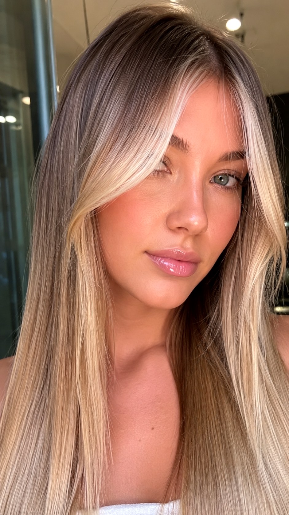 Subtle Money Piece Luminous Shine - 24 Wispy Curtain Bangs Long Hair Ideas